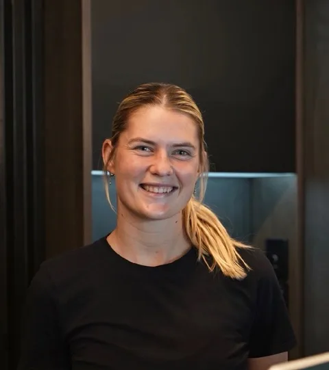 Maddy, Reformer Pilates Instructor at Praxis Teneriffe
